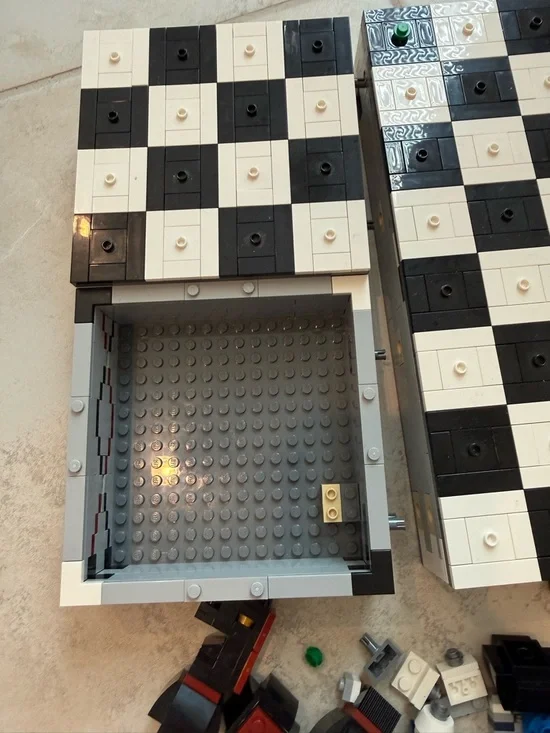 LEGO Chess/Checkers- Incomplete - Picture 6 of 7